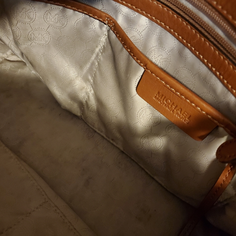Handbag - Picture 3 of 4